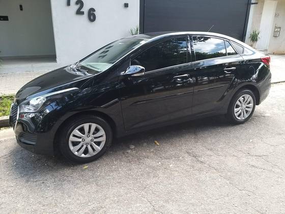 HYUNDAI HB20S 1.6 COMFORT PLUS 16V FLEX 4P AUTOMÁTICO